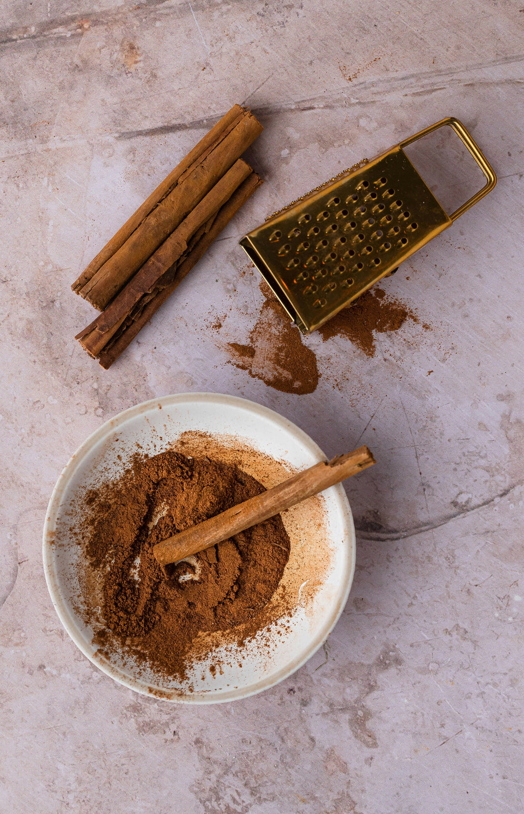 Aromatic Cinnamon Vanilla 12 oz scented candle